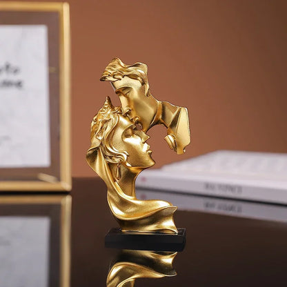 Mini Resin Lovers Statue Figurine Kissing Posture Model Craft Sculpture Ornament Home Decor Desktop Wine Cabinet Decoration New